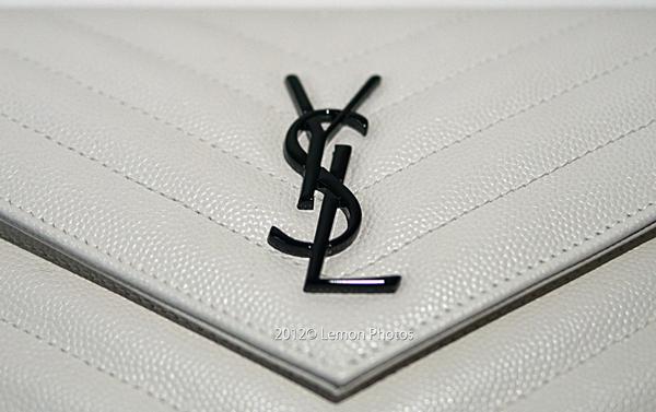 Saint Laurent サンローランスーパーコピー 奇跡の入荷！サンローラン チェーンウォレット白Ｘ黒 7041803